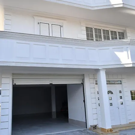 Villa The White