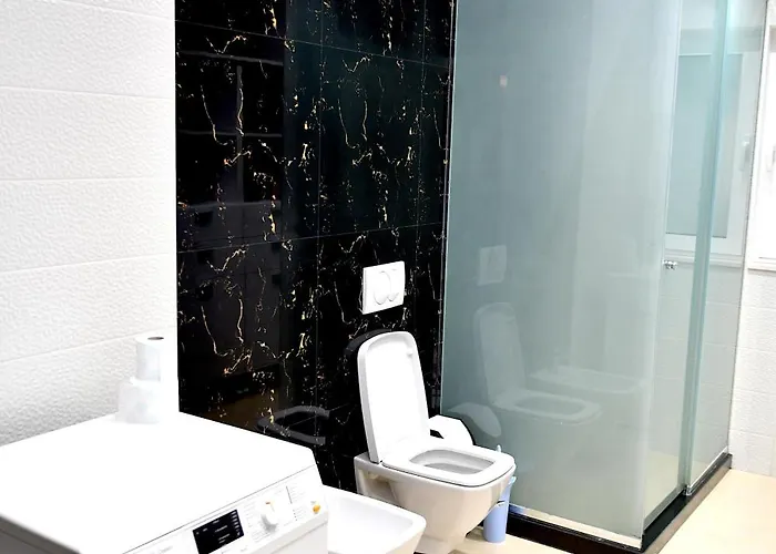 The White Вилла Тирана