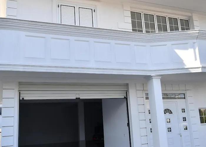 Вилла The White